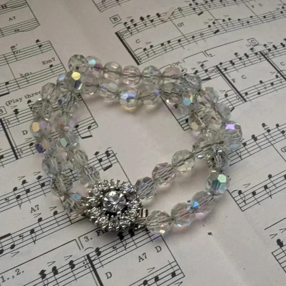 Elegant Crystal Beaded Necklace - Picture 2 of 14